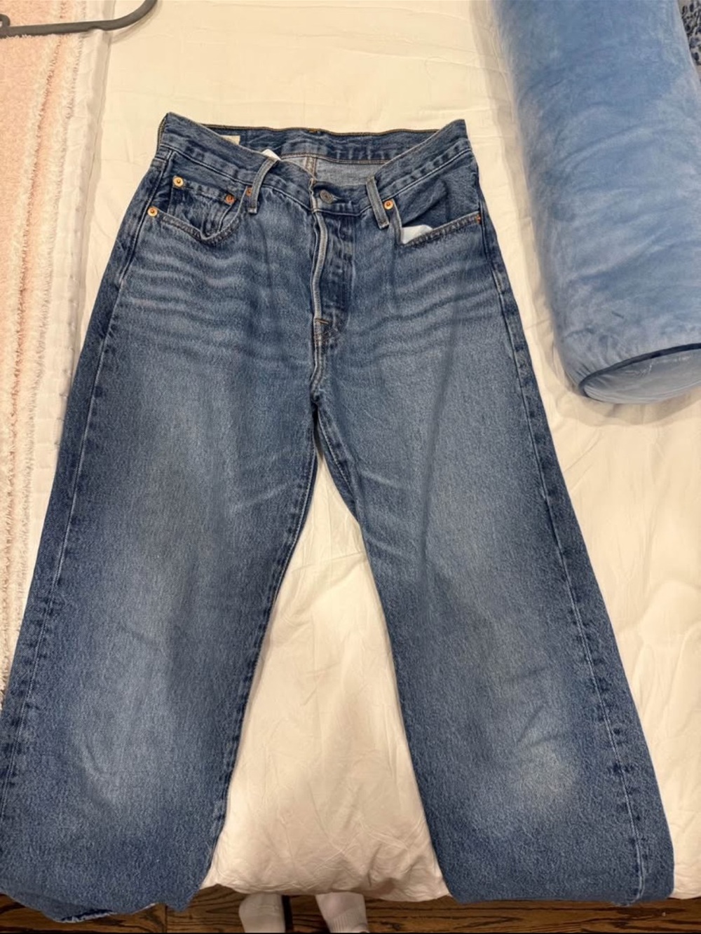 Levi's Straight Leg Jeans - Medium Blue Wash